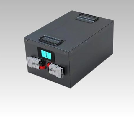 Buon prezzo Commerciale 50Ah LiFePO4 2.56KWH 51.2V 48 Volt Batteria agli ioni di litio per carrello da golf in linea